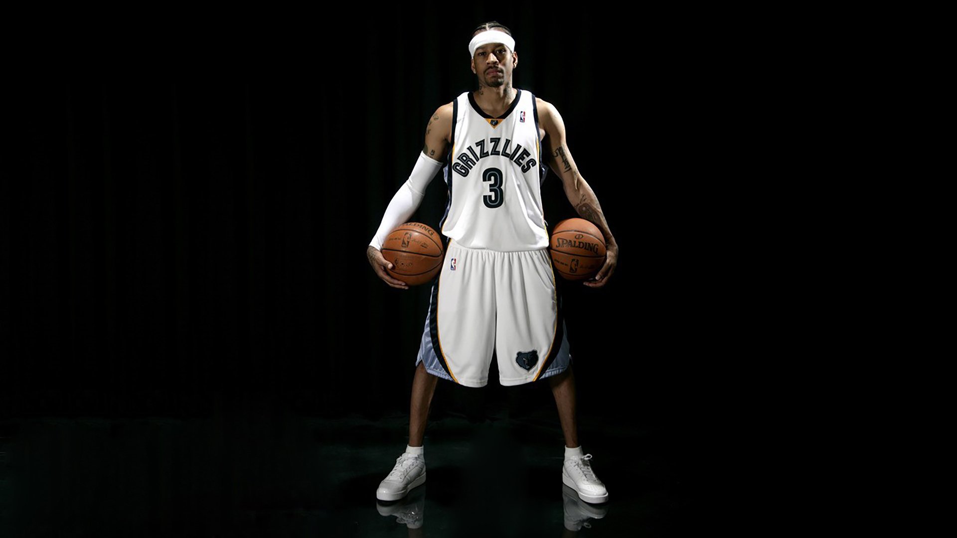 冰湖自由潜水极限赛 零度水温中刷新精神极限